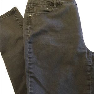 Black miss poured in skinny jeans, size 12